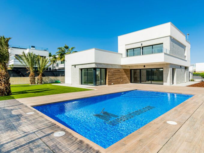 New build villas 5 bedrooms in Orihuela costa