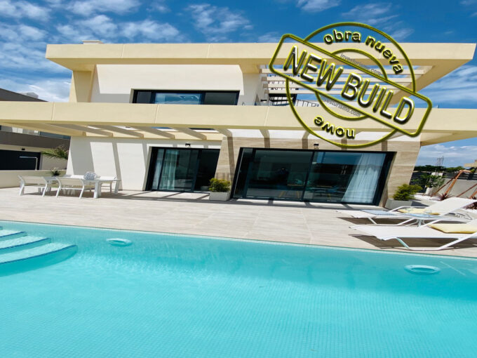 New build villas 3 bedrooms 2 bathrooms in Los montesinos