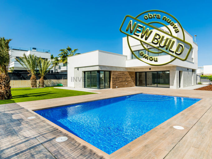 New build Villas 5 bedrooms 4 bathrooms in Orihuela Costa