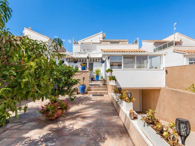Villa in Punta Prima (Alicante) Ref. ITCW477709