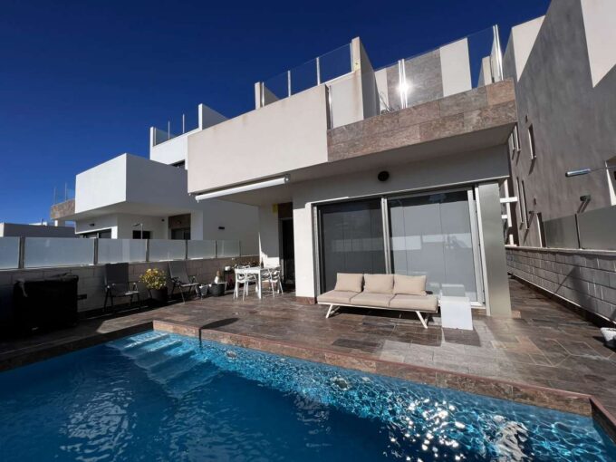 Villa in Villamartín (Alicante) Ref. ITCW502253