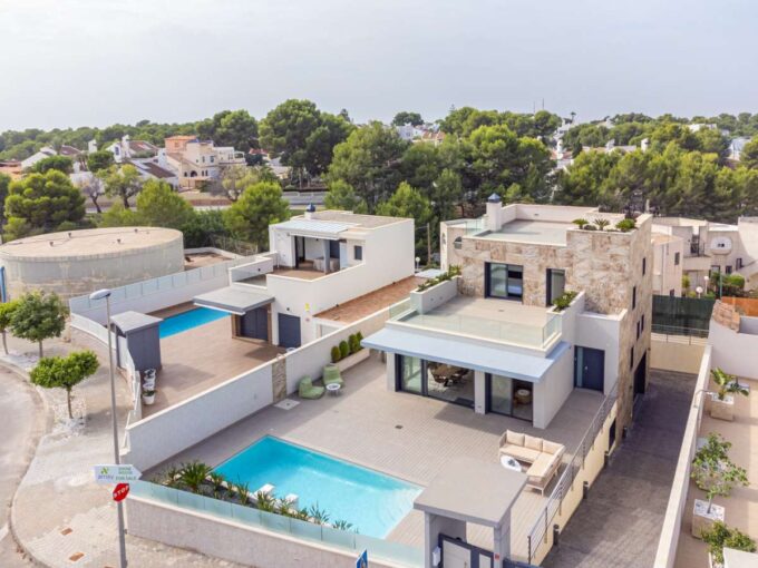 Villa in San Miguel de Salinas (Alicante) Ref. ITCW505698