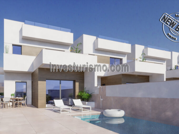 Detached villas with 3 bedrooms, 3 bathrooms, private pool in Los Montesinos